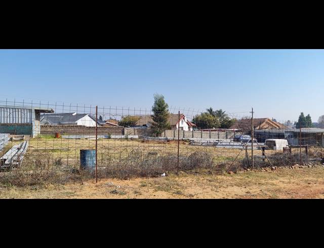 2,695M² VACANT LAND FOR SALE IN BOLTONIA